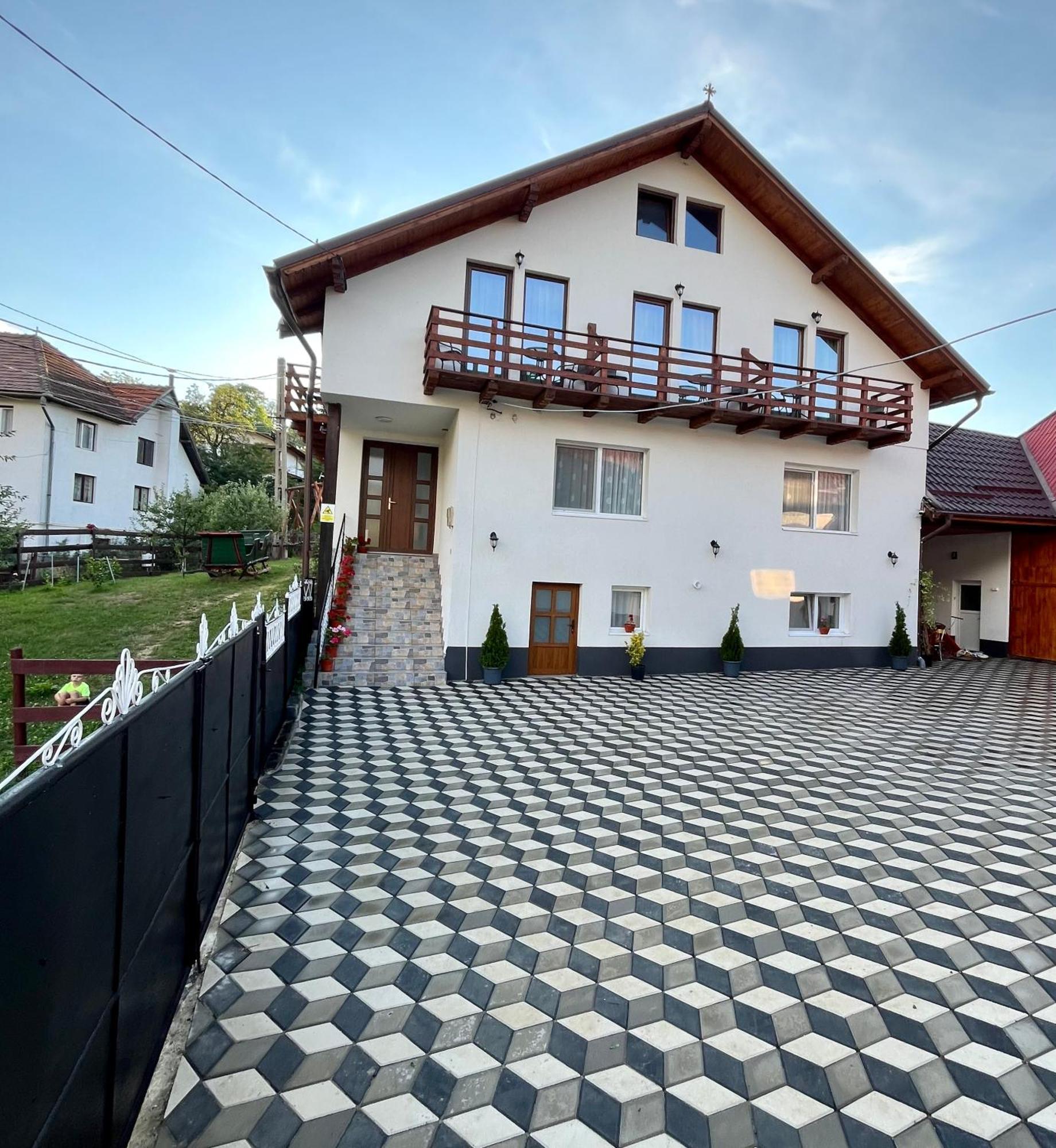 Milea'S Guesthouse Бран Экстерьер фото
